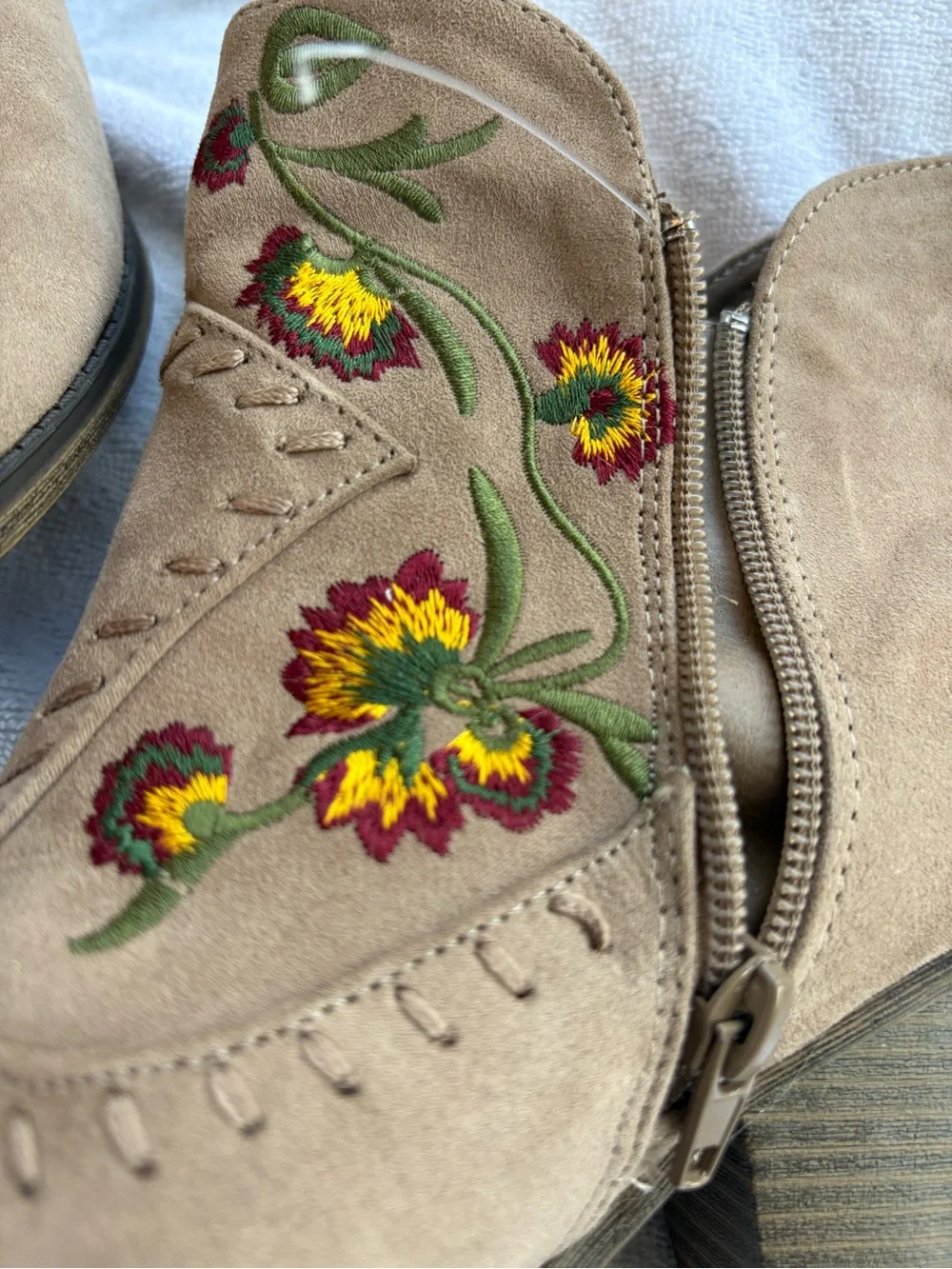 Embroidered Suede Ankle Boots - Taupe Zipper Size 9 low heel